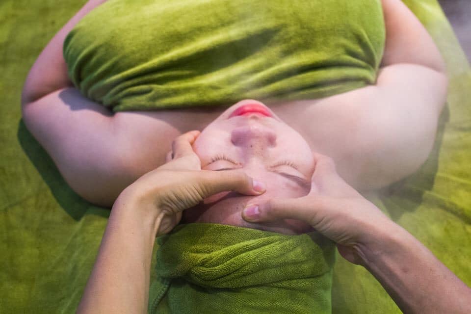 điều trị rối loạn tiền đình massage bấm huyệt đông y